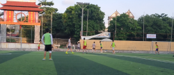 Đội bóng nam sinh viên khoa ô tô tập luyện chuẩn bị giải bóng đá nam sinh viên 2018-2019